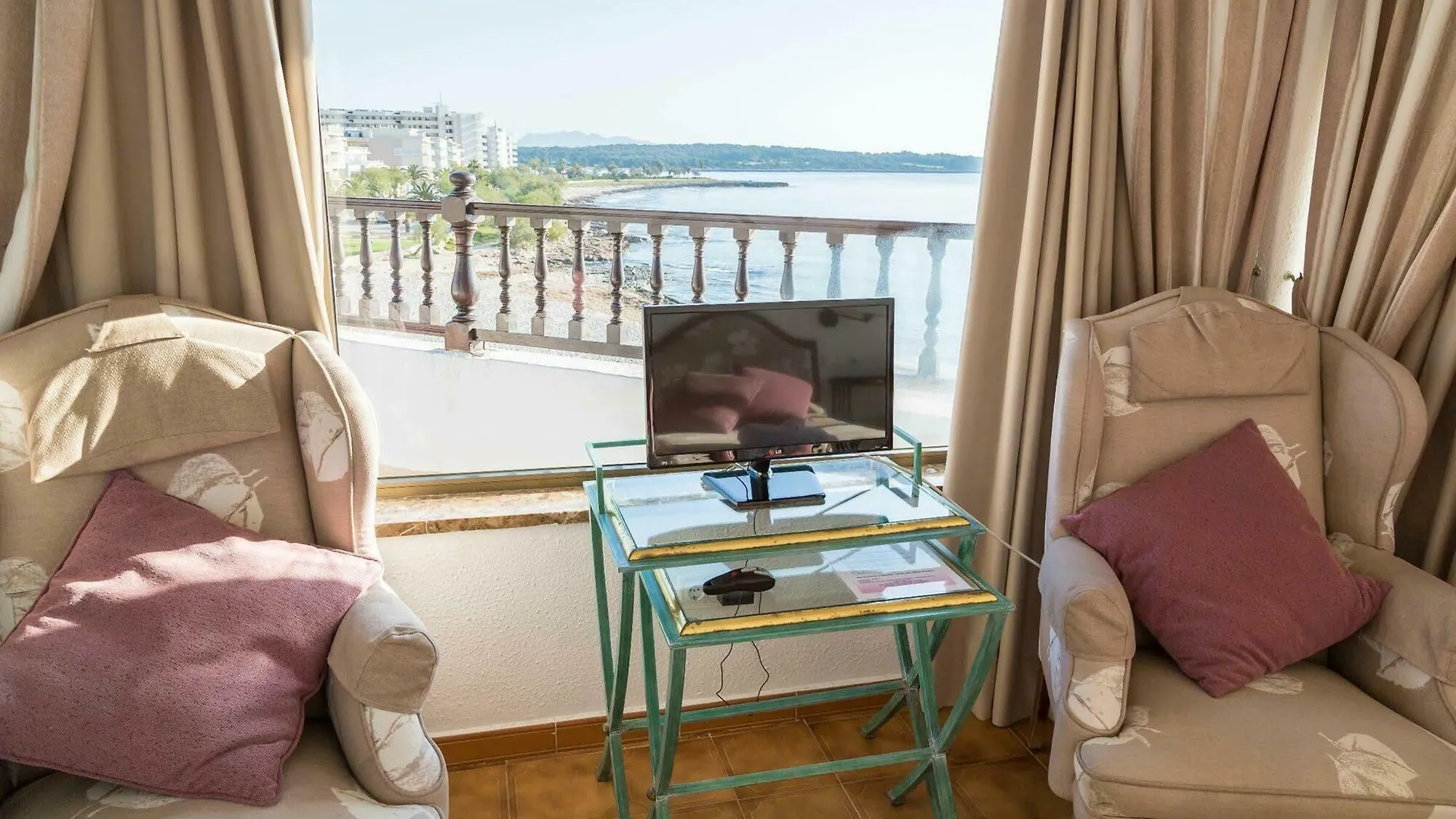 Hotel Club S'Illot 3*, S'Illot (Mallorca)
